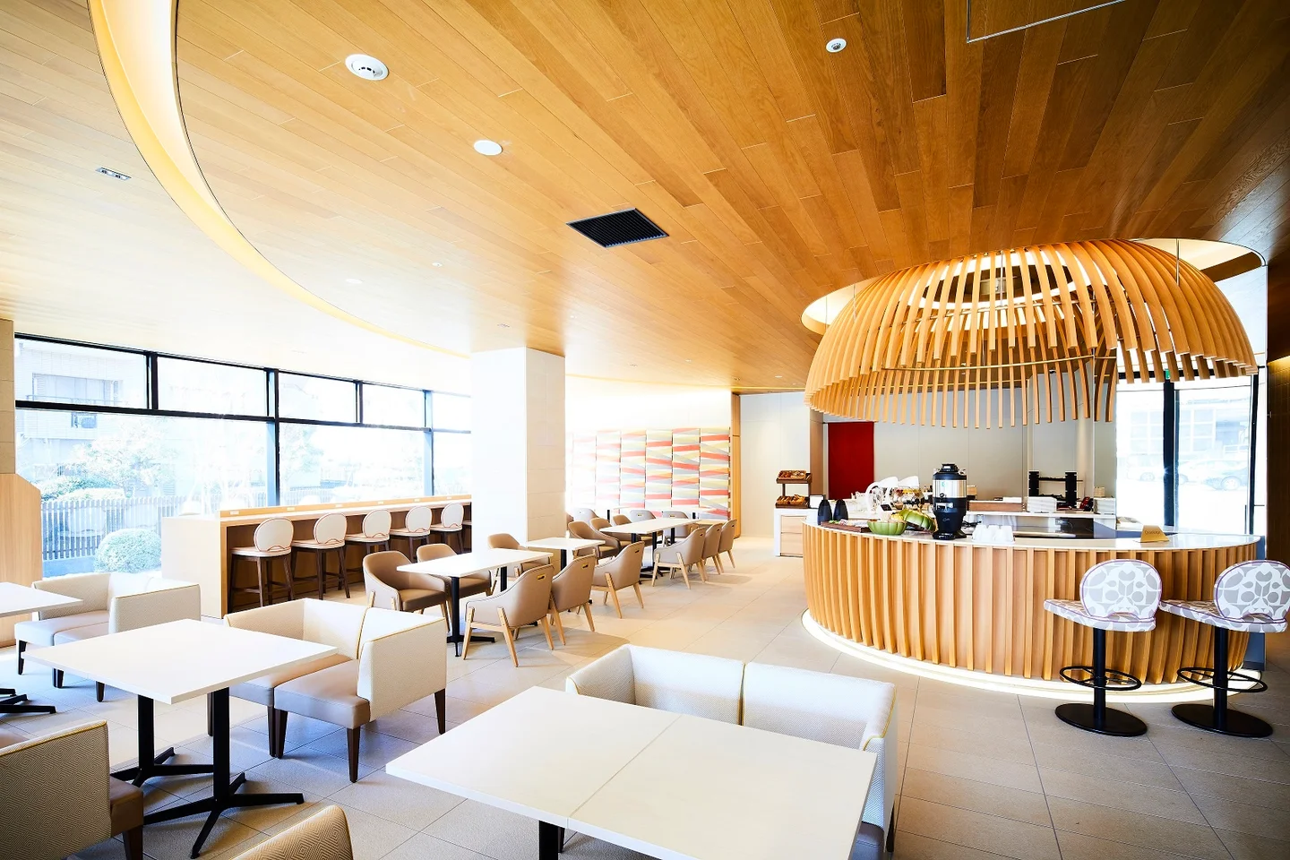 /cms_upload/topics/83/igkanazawa_lounge.jpg